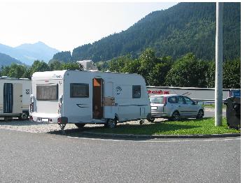 Bild: Knaus Sport 450FU und Ford Focus, unser erstes Gespann.