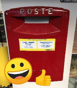 Bild: Offizieller Postkasten der Italienischen Post. Mit der richtigen Briefmarke kommen die Karten zuverl&auml;ssig an.