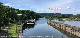 Bild: Blick auf den Platz von der Neckarschleuse Neckarzimmern.