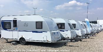 Bild: Ein familienfreundlicher Caravan kostet gut 50,- Euro pro Tag.